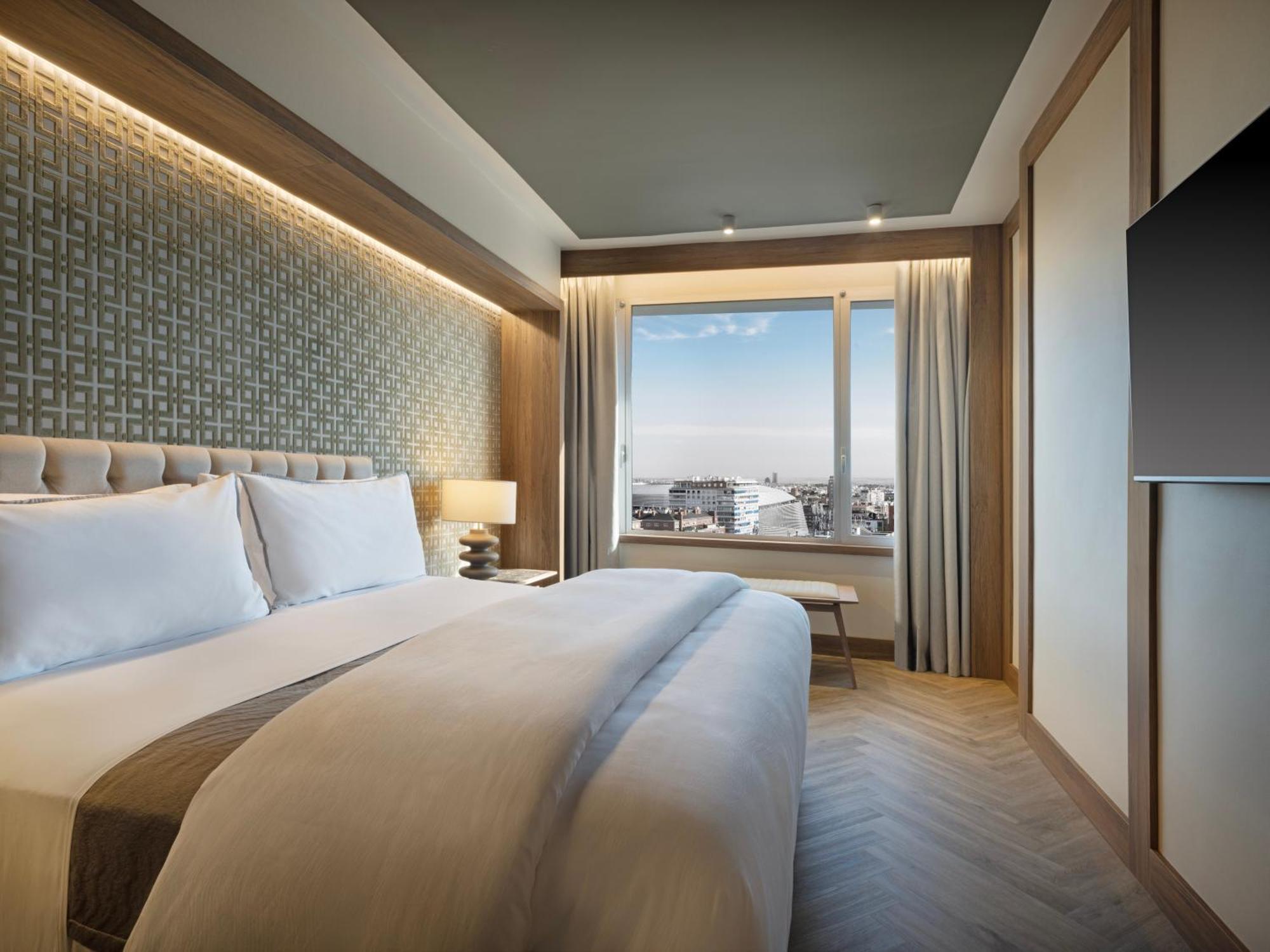 Отель The Westin Madrid Cuzco Экстерьер фото