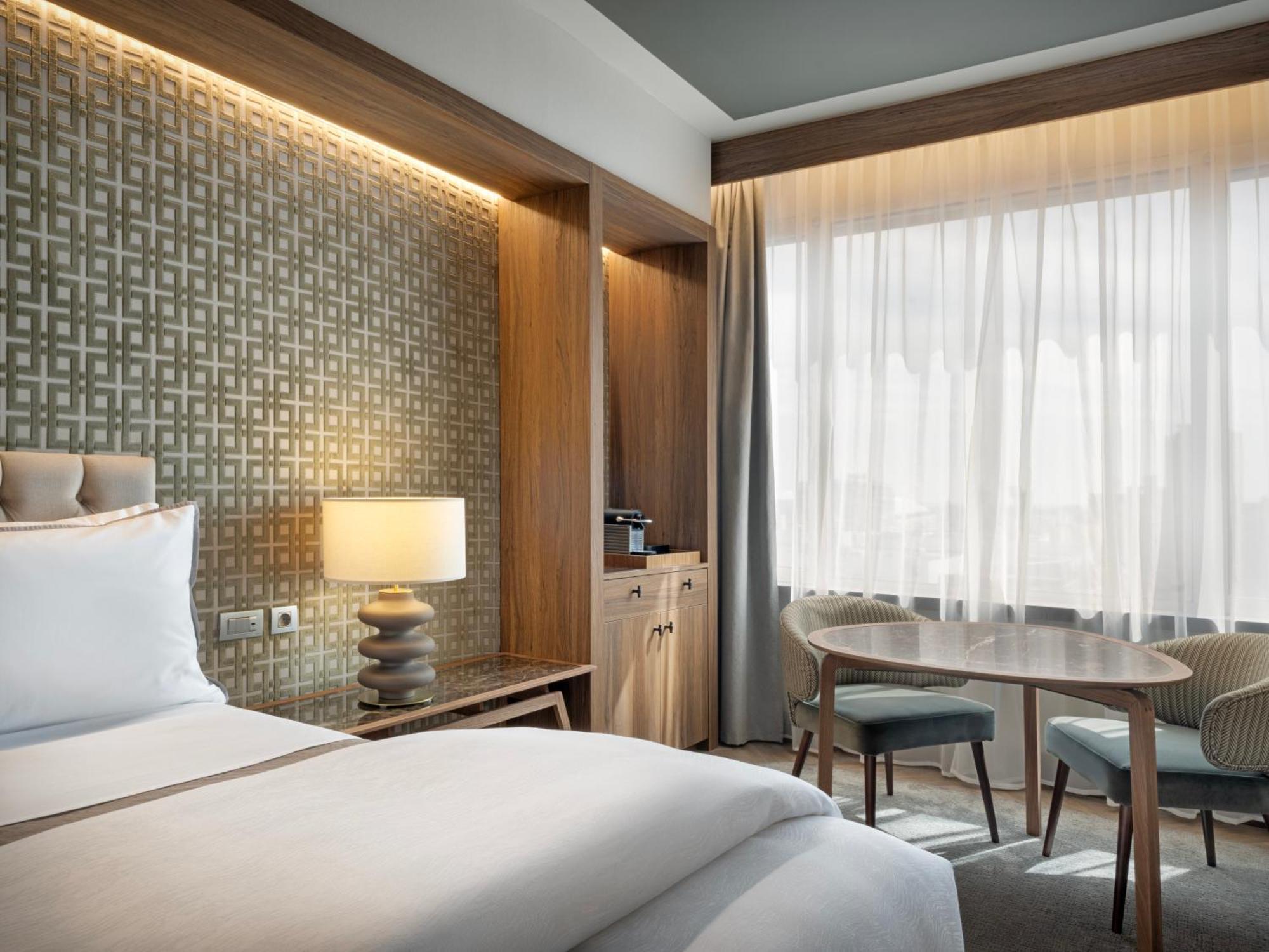 Отель The Westin Madrid Cuzco Экстерьер фото