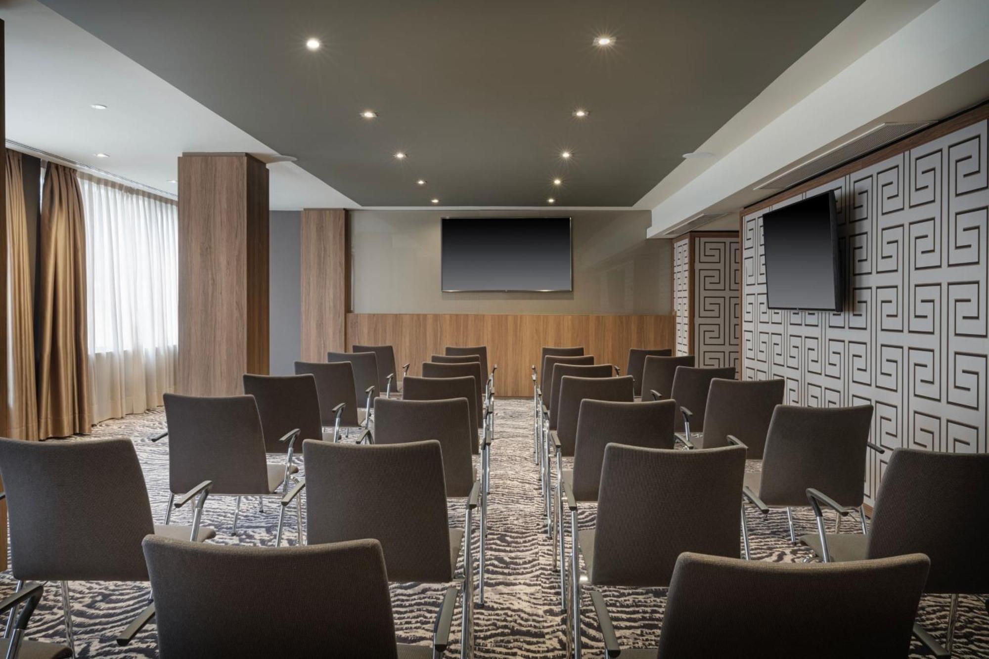 Отель The Westin Madrid Cuzco Экстерьер фото
