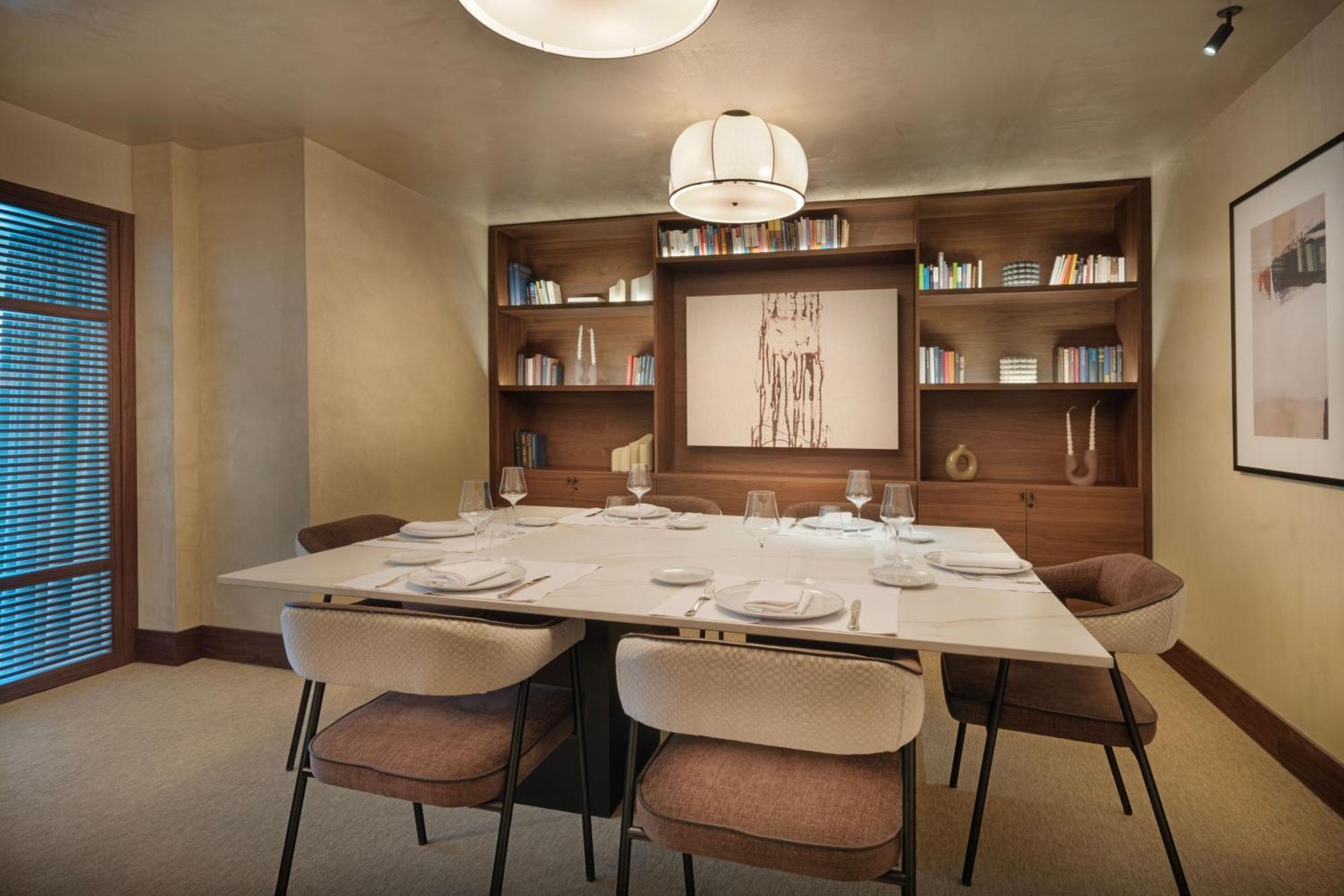 Отель The Westin Madrid Cuzco Экстерьер фото