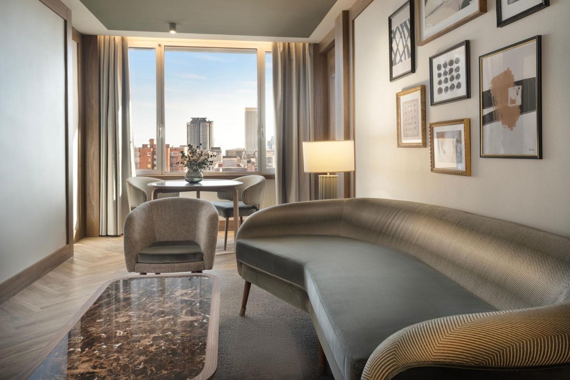 Отель The Westin Madrid Cuzco Экстерьер фото