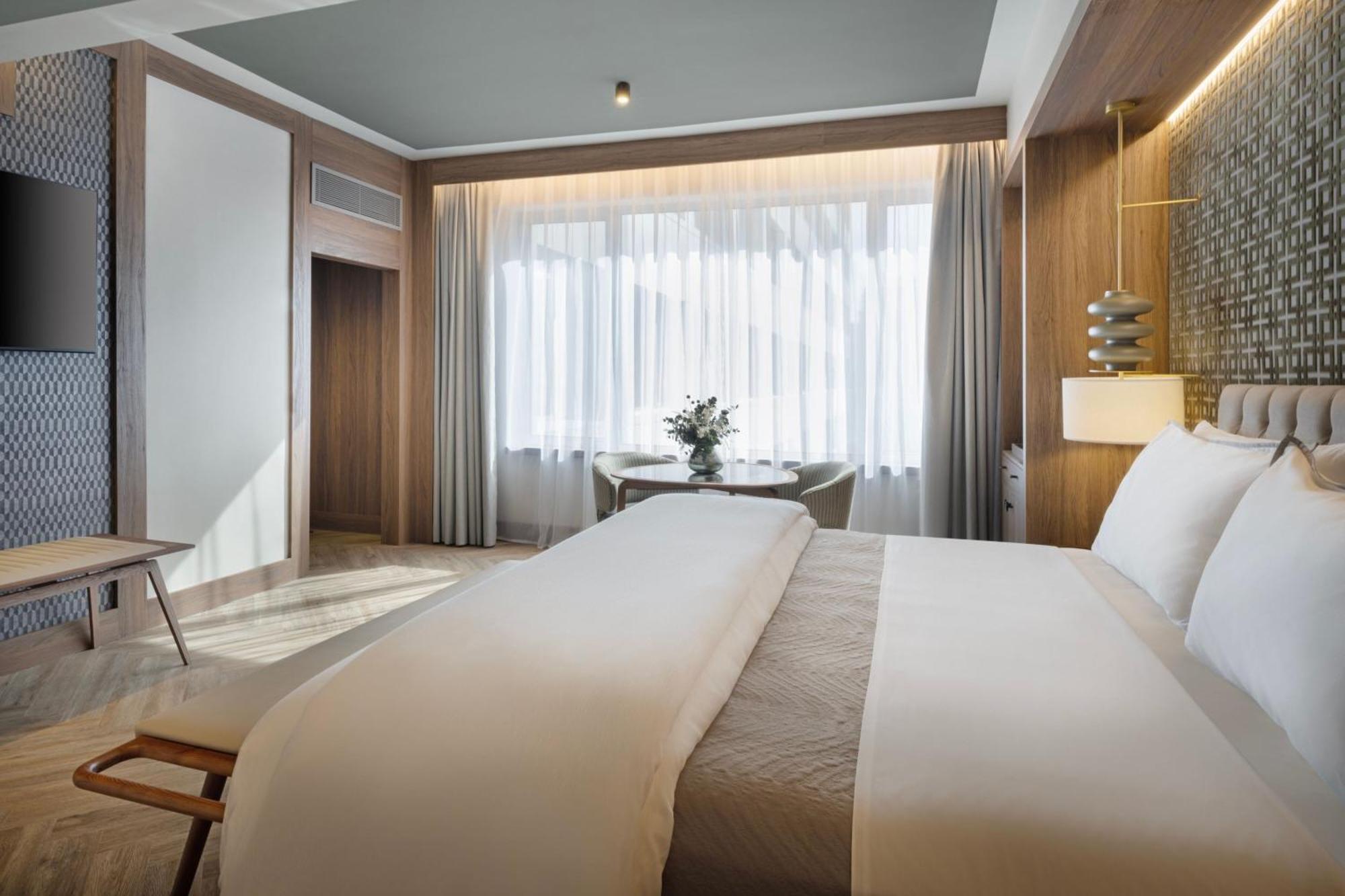 Отель The Westin Madrid Cuzco Экстерьер фото