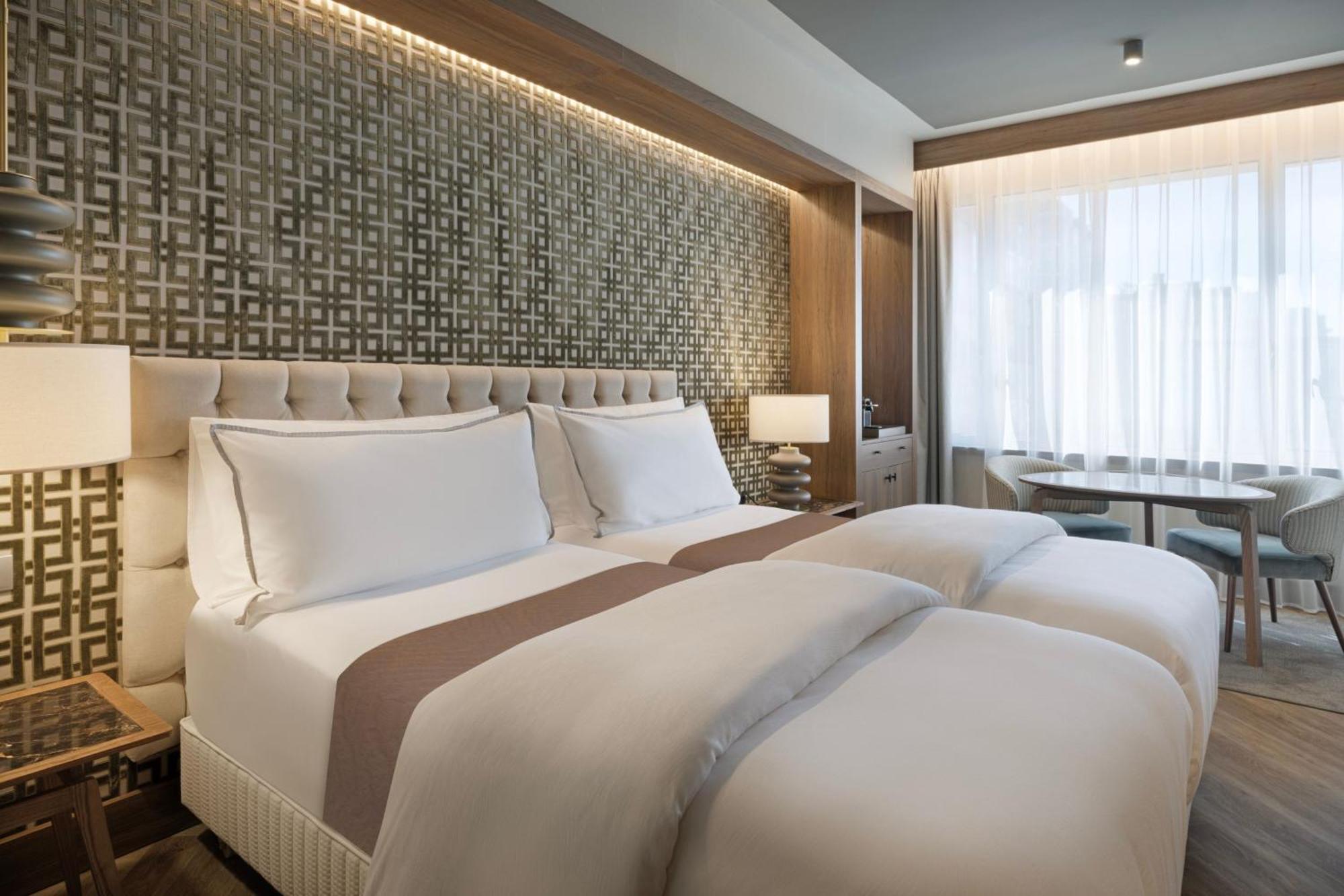 Отель The Westin Madrid Cuzco Экстерьер фото