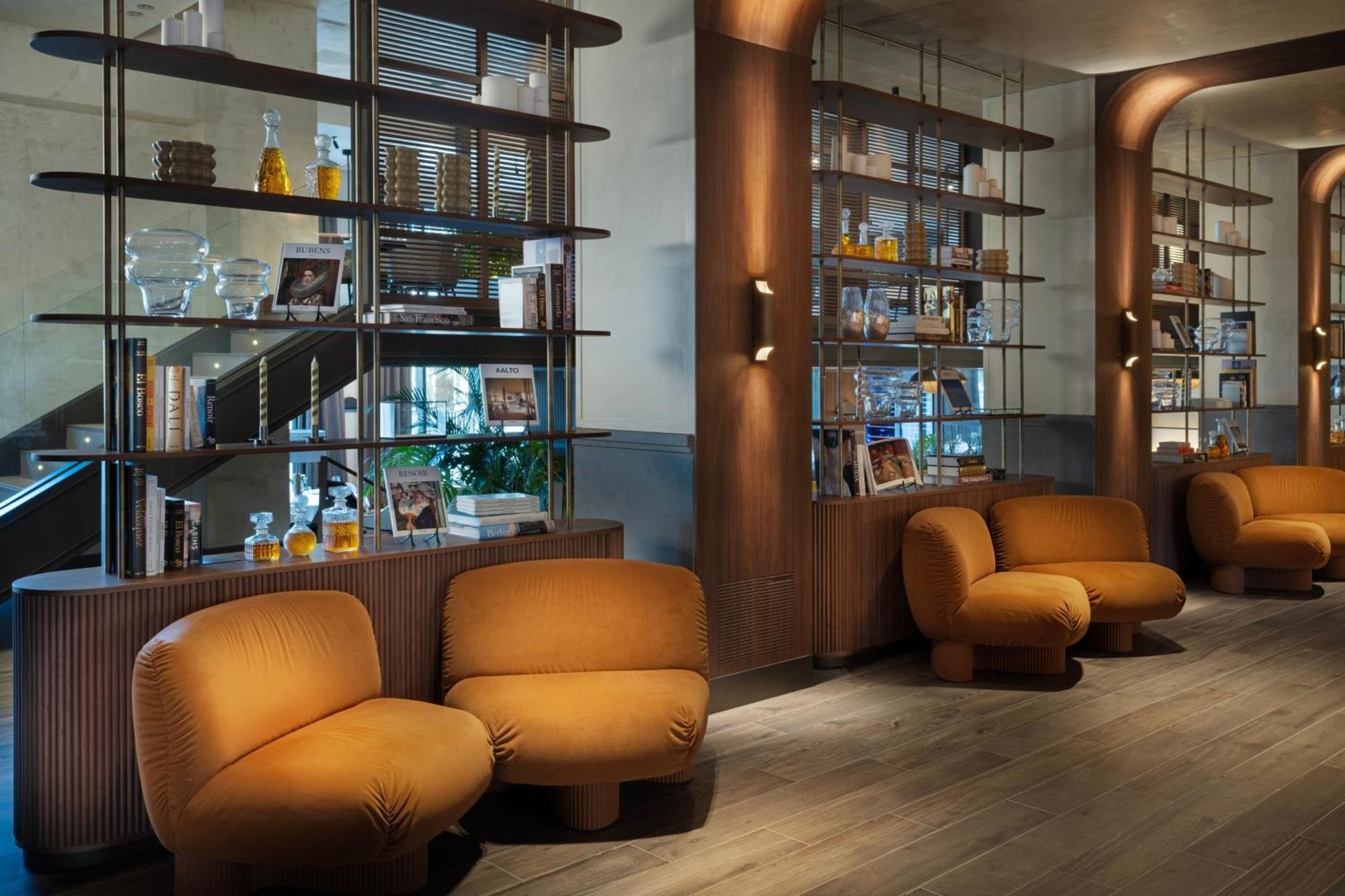 Отель The Westin Madrid Cuzco Экстерьер фото