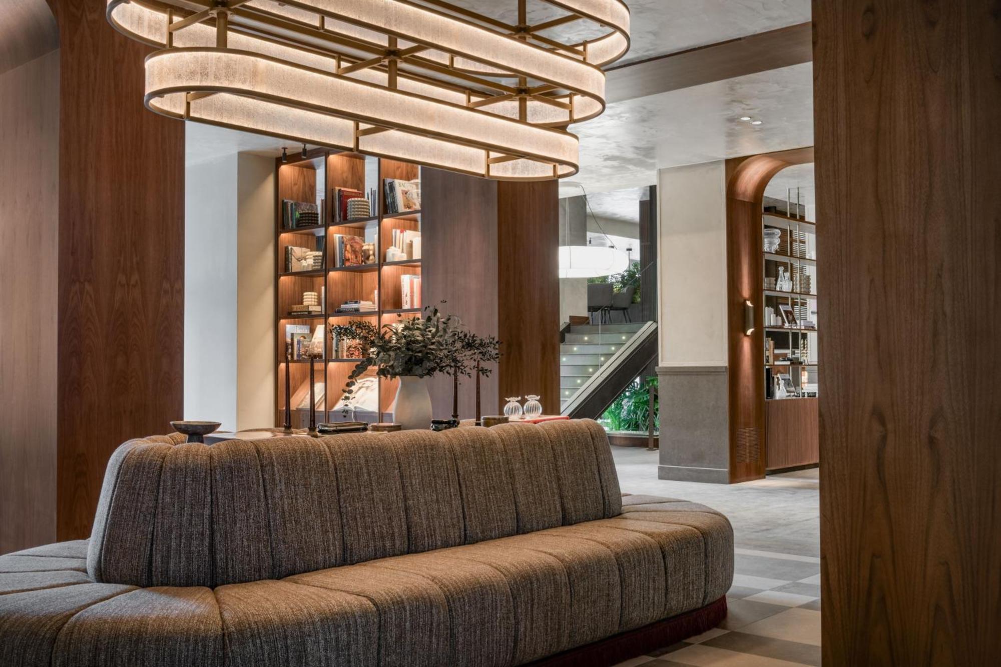 Отель The Westin Madrid Cuzco Экстерьер фото