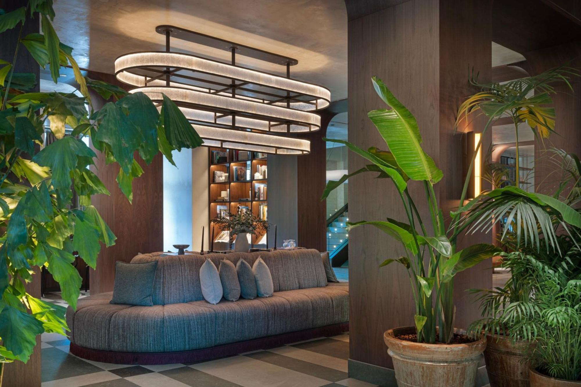 Отель The Westin Madrid Cuzco Экстерьер фото